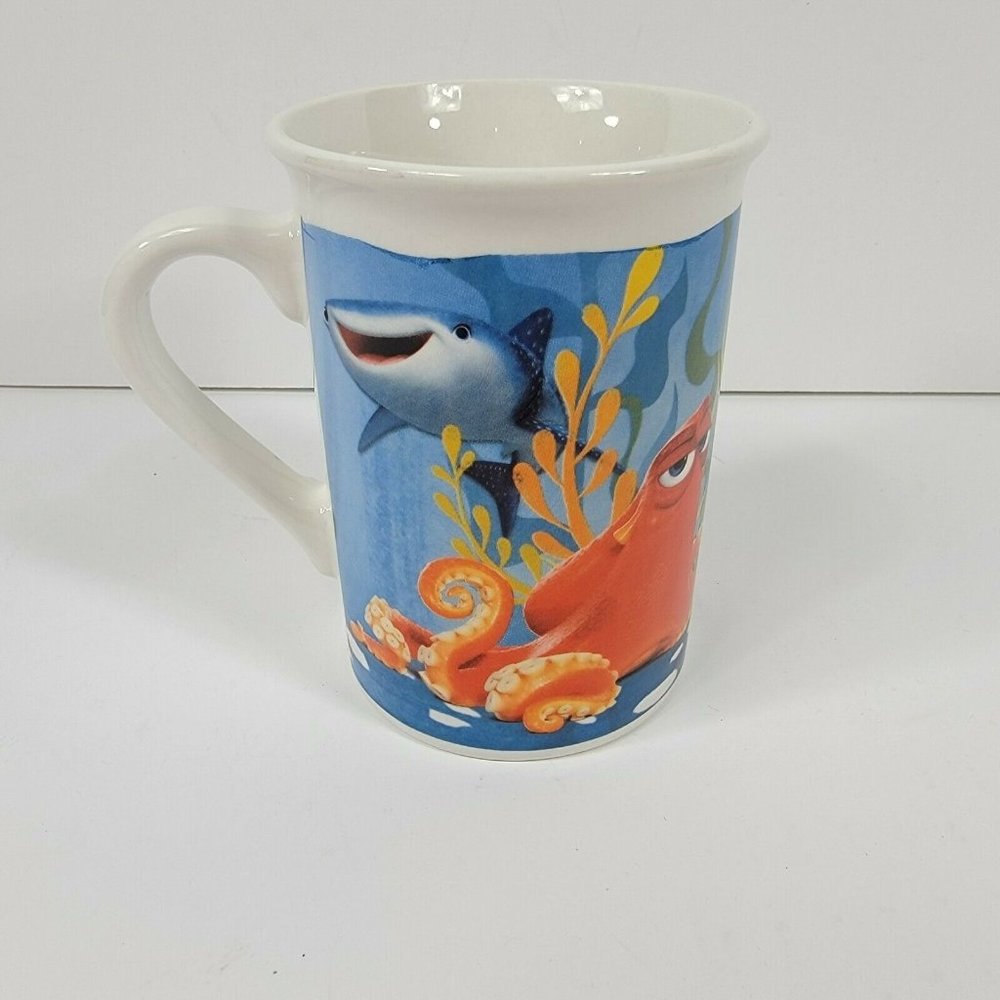 Disney Pixar Finding Nemo Coffee Tea Beverage Mug 10 oz.‎